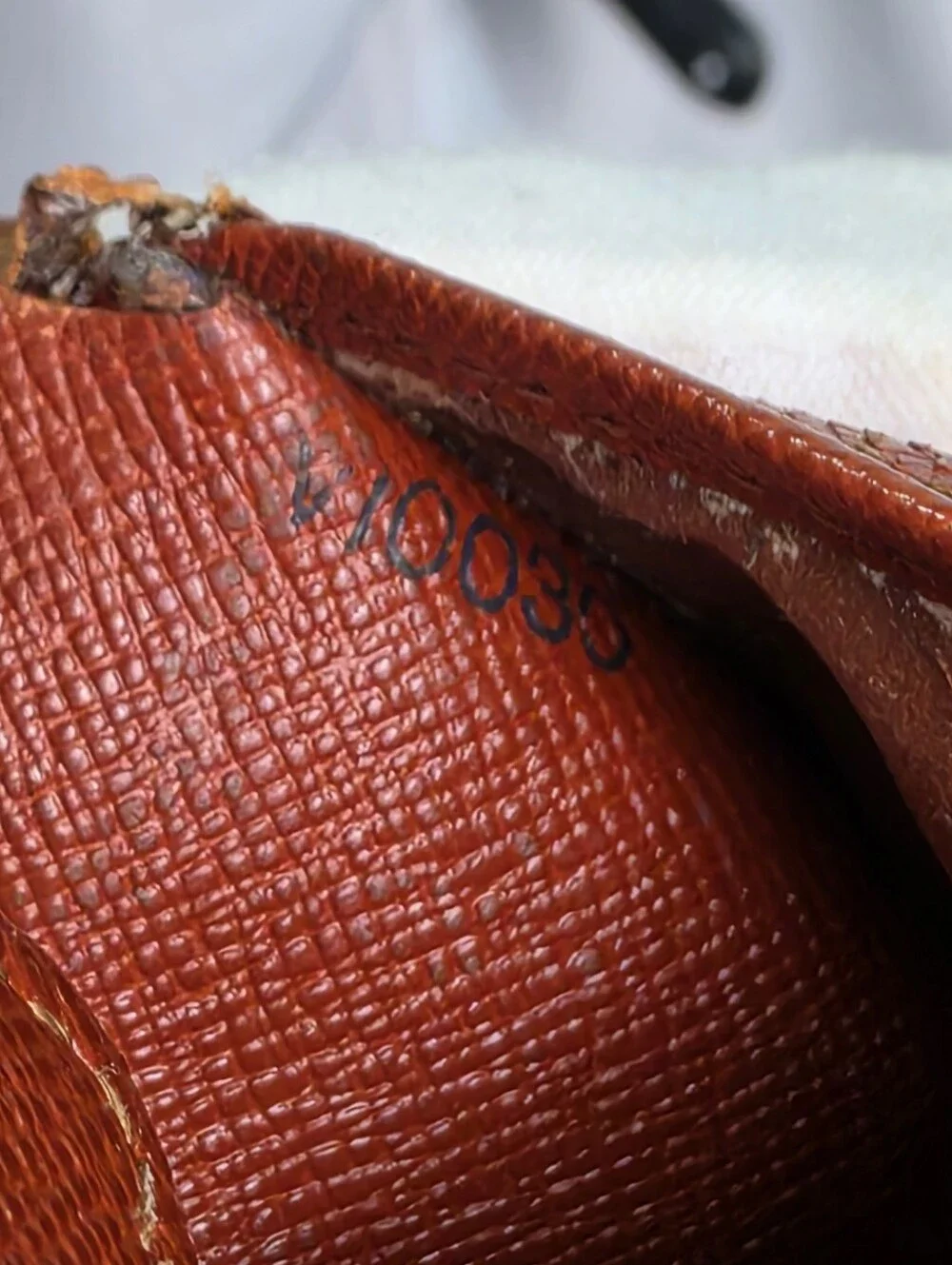 Louis Vuitton Vintage Epi Leather Portefeuille Marco Bifold Wallet Brown Y2K